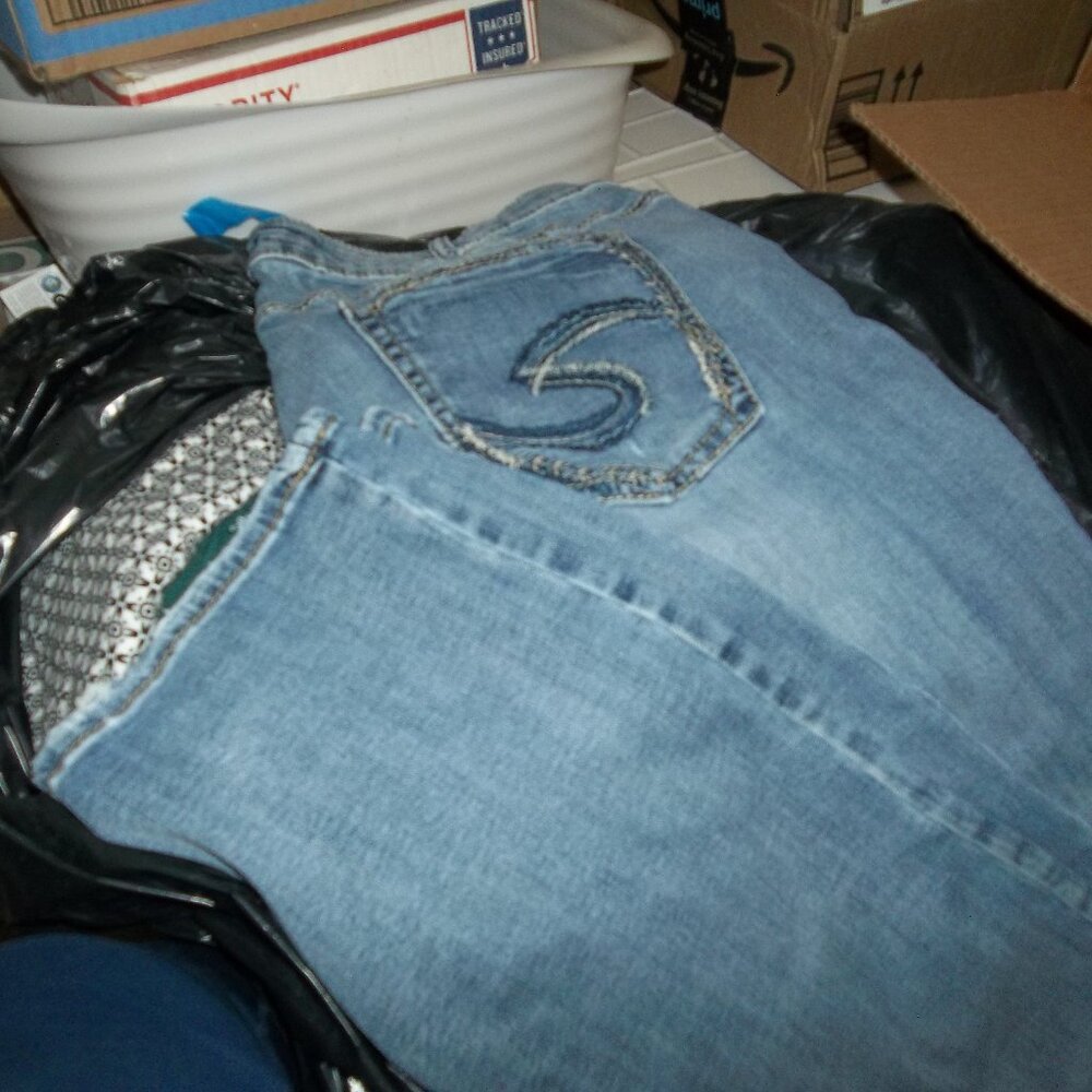 Silver Jeans Co.distressed jeans. Size 18